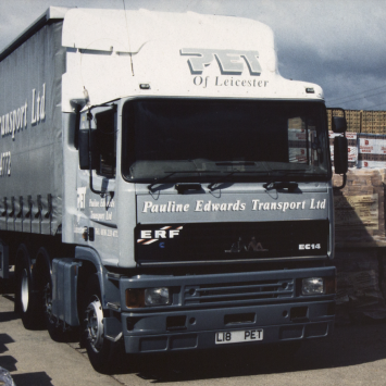 pet-old-articulated-lorry